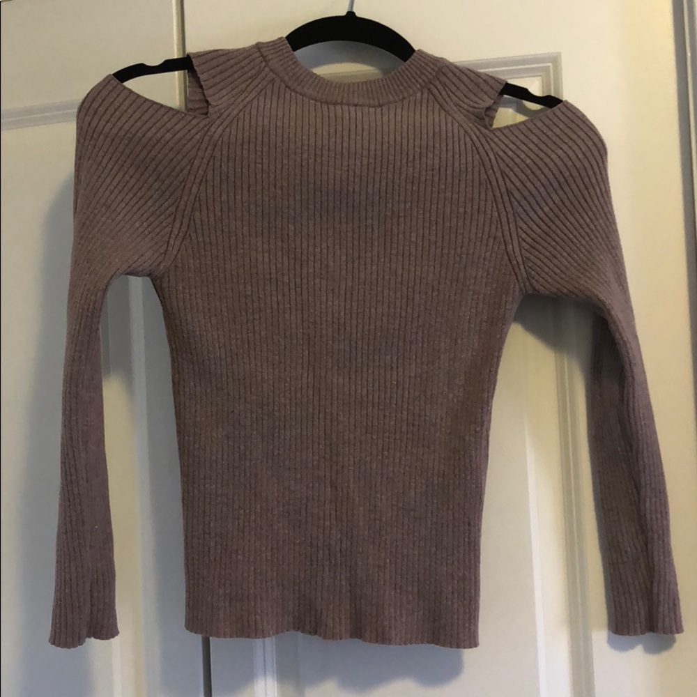 Cold shoulder cropped sweater